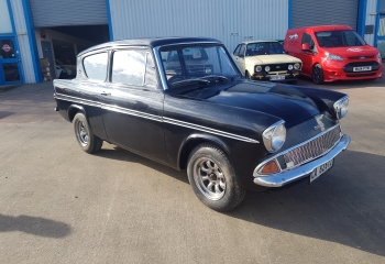 Ford Anglia 105E
